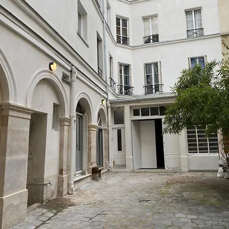 Studio Au Coeur De * パリ